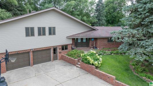 14 Elmwood Drive, Mapleton, Iowa 51034, USA