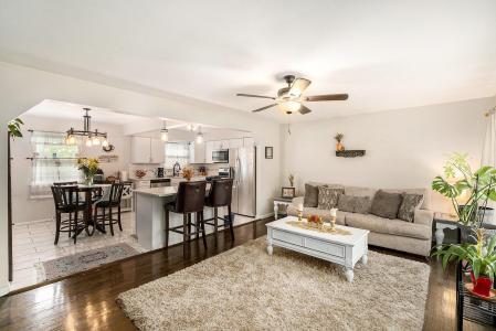 5931 Mckinley Street, Merrillville, Indiana 46410, États-Unis
