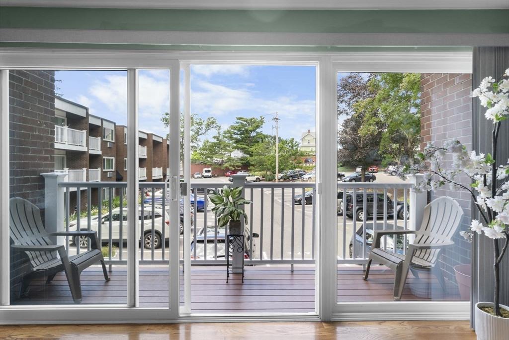 25 Jones Ter , 4, Stoughton, מסצ'וסטס 02072, ארצות הברית של אמריקה