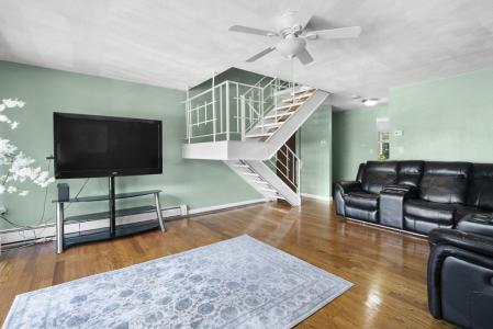 25 Jones Ter , 4, Stoughton, מסצ'וסטס 02072, ארצות הברית של אמריקה