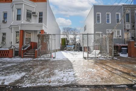 1216 30th Drive, Astoria, NY 11102, USA