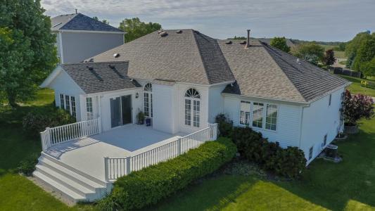 664 Elberon Way, Roscoe, Illinois 61073, USA