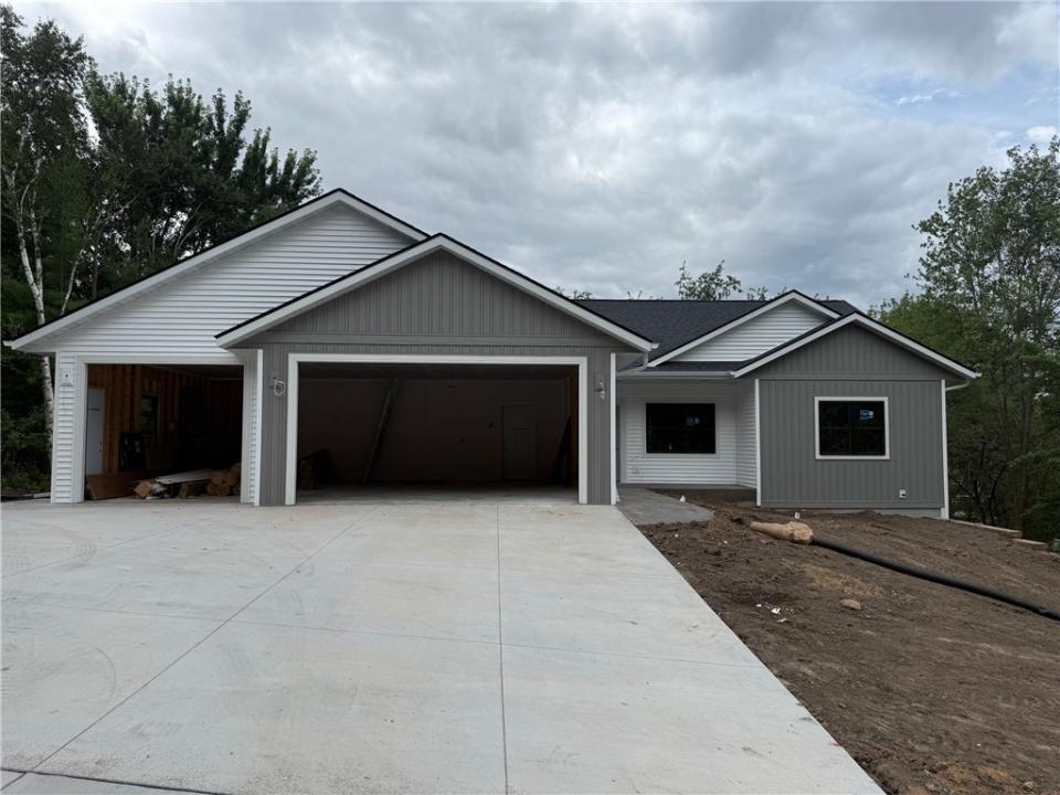 1209 Barbara Jean Lane, Eau Claire, Wisconsin 54703