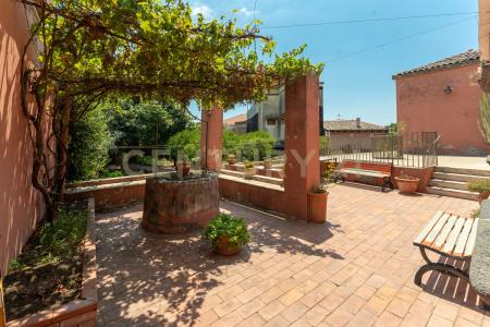 Piazza F. M. Scuderi, Viagrande, Sicilia 95029, Италия