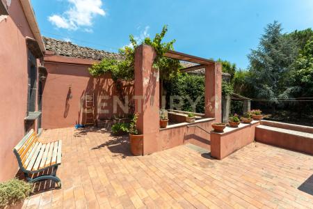 Piazza F. M. Scuderi, Viagrande, Sicilia 95029, Италия