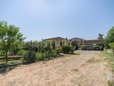 Via Romana Ovest, Porcari, Toscana 55016, Italy