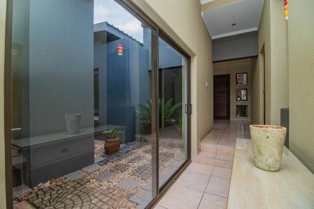 Kempton Park, Gauteng, Nam Mỹ
