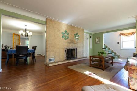 2496 Milton Road, University Heights, 俄亥俄州 44118, 美國