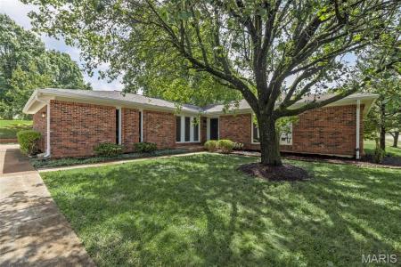 342 Clayton Trails Drive, Ellisville, Missouri 63011, USA