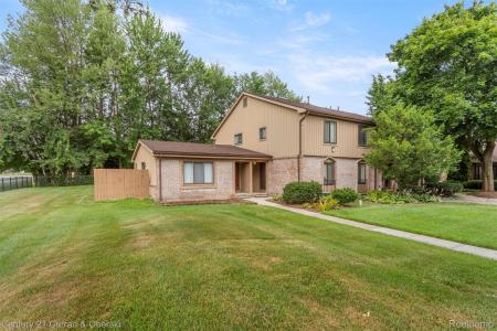 41523 Bedford Drive, Canton Charter Township, Michigan 48187, Estados Unidos