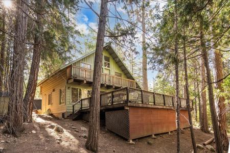 8028 Woodpecker Way, Yosemite, קליפורניה 95389, ארצות הברית של אמריקה