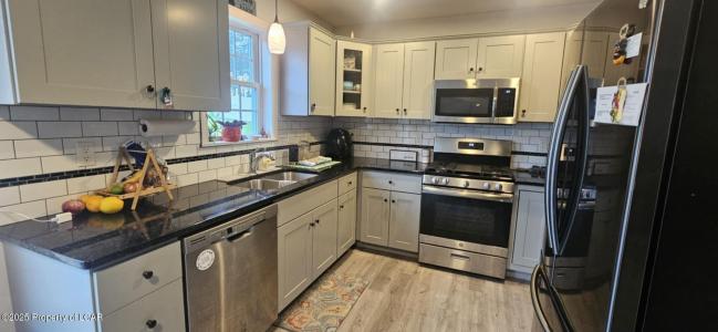 12 Lamont Drive, Drums, Pennsylvania 18222