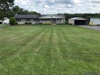 527 Sugar Maple Avenue, Hollsopple, Pennsylvania 15935, USA