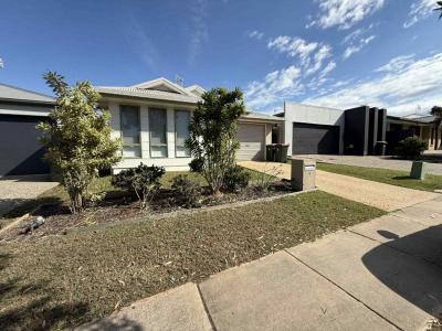 8 Kingfisher Street, Moranbah, QLD 4744, Australia