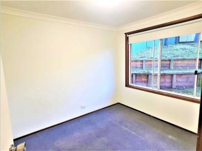 19 Copperfield Drive, Rosemeadow, NSW 2560, Australia