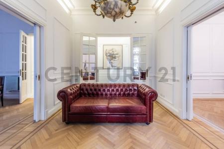 Esmeralda 1300, Retiro, Capital Federal 00001, Argentina