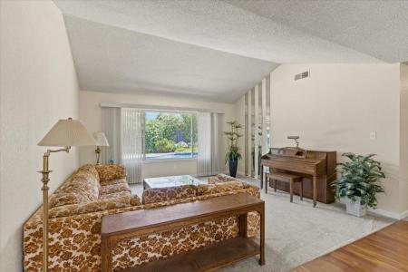 5731 Haskell Avenue, Carmichael, California 95608, USA