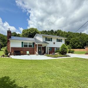 1760 Fudges Creek Road, Ona, WV 25545, USA