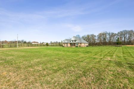 3725 Glen Raven Rd, Cedar Hill, تينيسي 37032, الولايات المتحدة