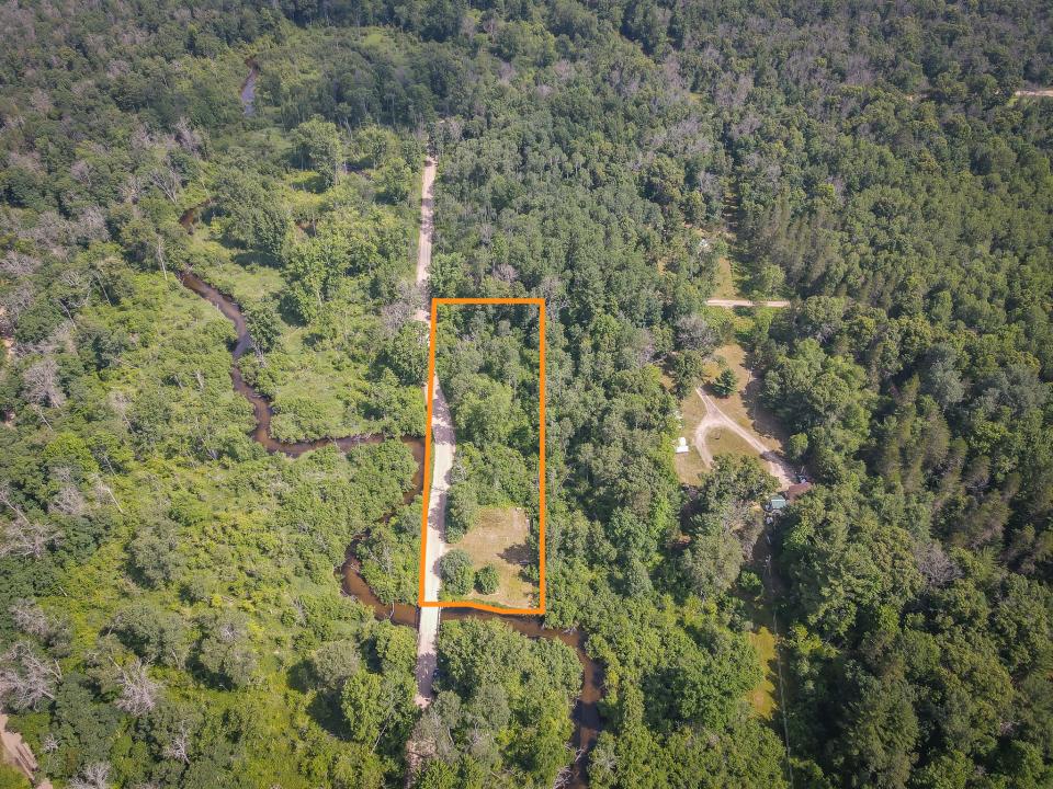5304 N. Peacock Trail, Irons, Michigan 49644, HOA KỲ