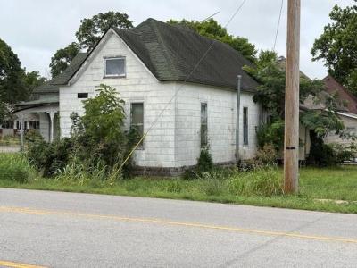 135 East Locust Street, Aurora, Missouri 65605, Estados Unidos