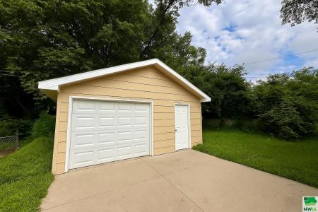 909 Alice Street, Sioux City, Iowa 51105, USA