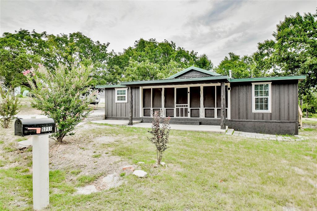5711 Flint Drive, Granbury, טקסס 76048, ארצות הברית של אמריקה