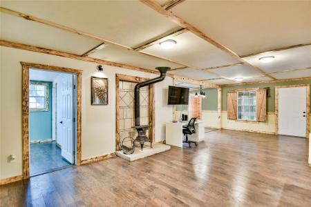 5711 Flint Drive, Granbury, Texas 76048, USA