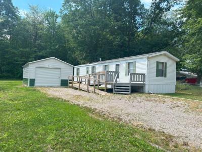 126 Westview Drive, Houghton Lake, Michigan 48629, USA