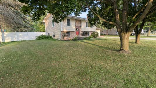 1202 Woodlawn, Clare, Michigan 48617, États-Unis