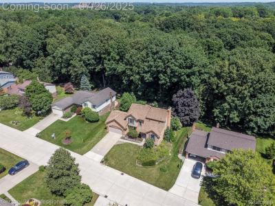 635 Ten Point Drive, Troy, Michigan 48309