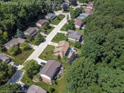 635 Ten Point Drive, Troy, Michigan 48309