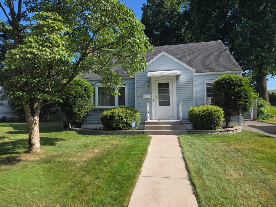 39 Westphal Street, West Hartford, Connecticut 06110, USA
