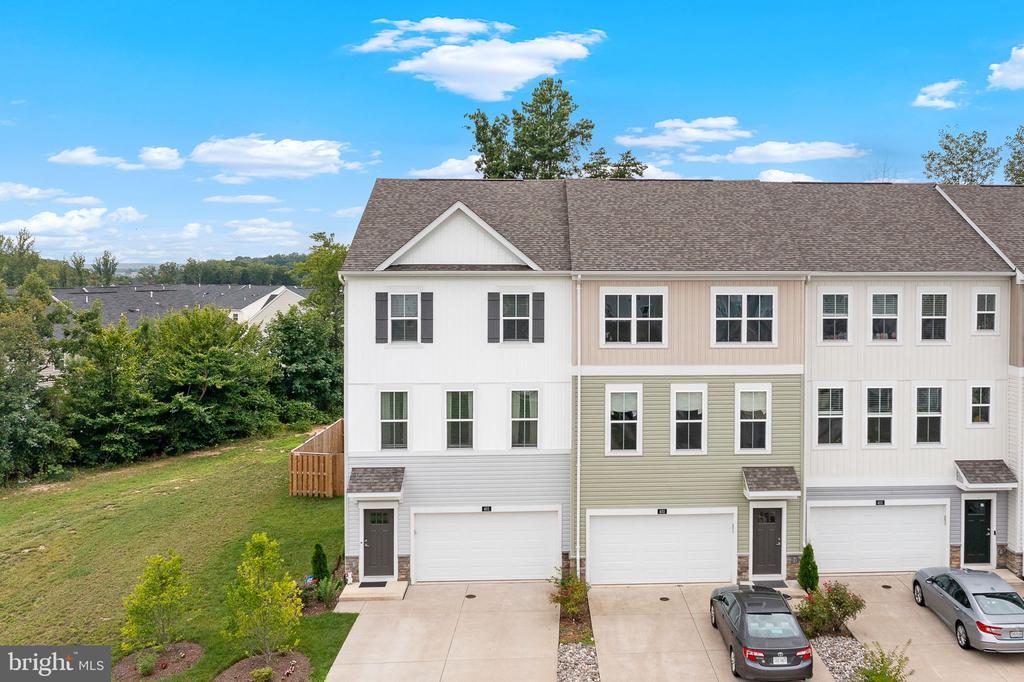 401 Snowberry Lane, Fredericksburg, וירג'יניה 22405, ארצות הברית של אמריקה