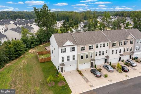 401 Snowberry Lane, Fredericksburg, וירג'יניה 22405, ארצות הברית של אמריקה