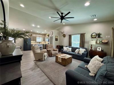 760858 Kayla Drive, Agra, Oklahoma 74824, États-Unis