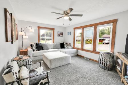 615 S 8th Avenue W, Newton, Iowa 50208, USA