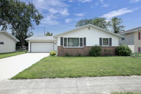 915 W Whittier Drive, Appleton, Wisconsin 54914, USA