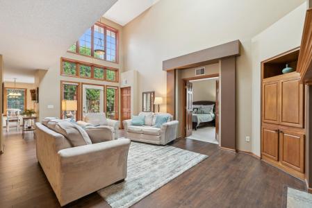 245 W Canyon Drive, Hudson, Wisconsin 54016, USA
