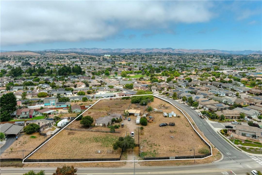 1591 1601 Farroll Road, Grover Beach, 加州 93433, 美國