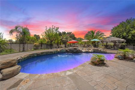 38236 Oak Bluff Lane, Murrieta, California 92562, USA