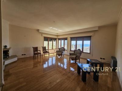 Vila e Zogut, Albania