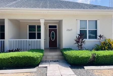 SHAMROCK ROAD IMMACULATE DUPLEX 2/2[, Shamrock Road, Lower Valley, Grand Cayman, Ilhas Caimão