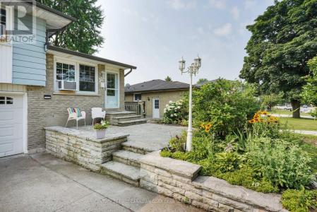 326 BURNS STREET, Strathroy-caradoc (sw), Онтарио N7G 1G4, Канада