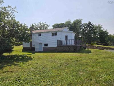 44 BISSETT LAKE ROAD, Cole Harbour, Nowa Szkocja B2V 2T3, Kanada
