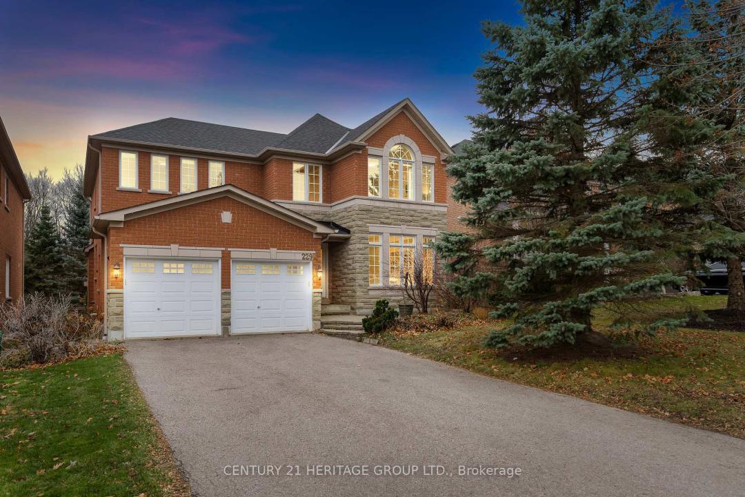 229 WILLIS DRIVE, Aurora, Ontario L4G 7M2, Canada