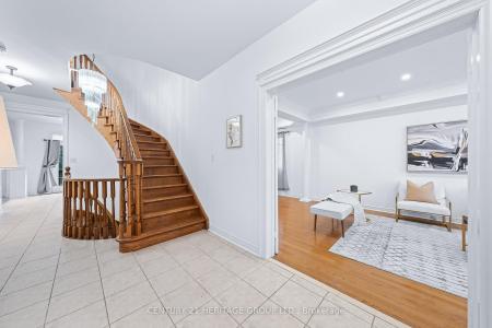229 WILLIS DRIVE, Aurora, Ontario L4G 7M2, Canada