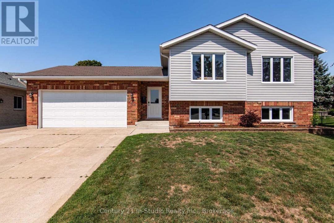 423 ST CLAIR COURT, Kincardine, オンタリオ N2Z 3B4, カナダ