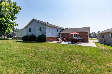 423 ST CLAIR COURT, Kincardine, オンタリオ N2Z 3B4, カナダ