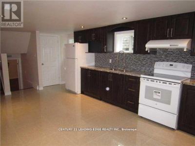 9 CLANCY DRIVE, Toronto (don Valley Village), Ontario M2J 2V7, CANADÁ